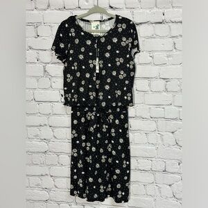 Floral Black Girls Size 7 Dress with Short Sleeves